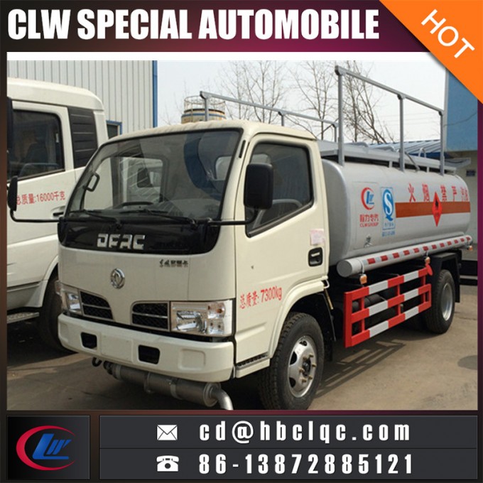 Europe Standard 5000L Fuel Tanker Truck Diesel Tank Truck Images 1