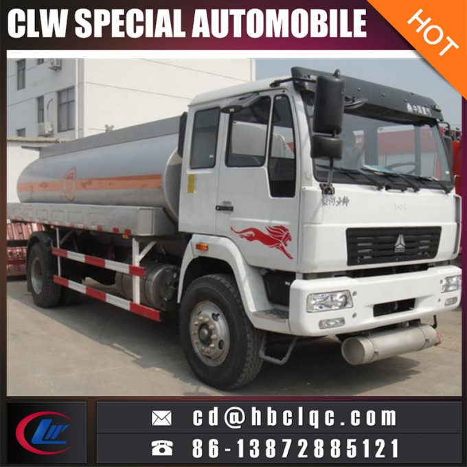 Sino 4X2 4000gallon 12mt Fuel Transport Truck Oil Tank Images 1