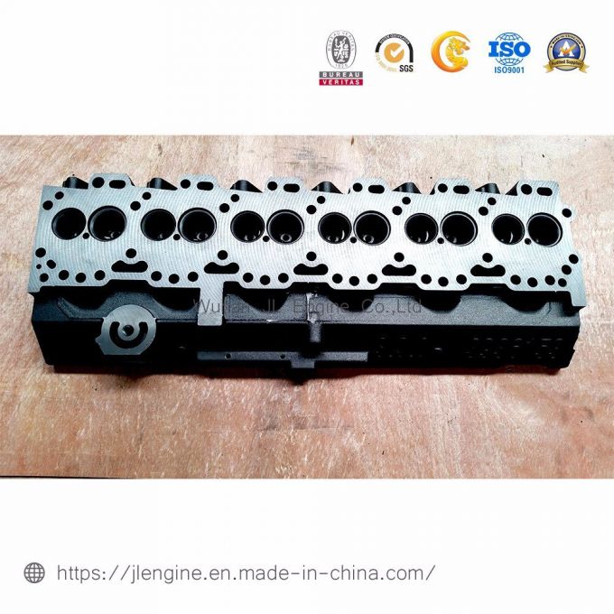 6c 8.3L Truck Excavator Engine Spare Parts Cylinder Head 4938632 Images 1