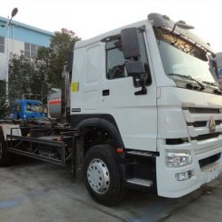 4-5 Cbm Dongfeng Hook Loader Lift Garbage Truck for Sale