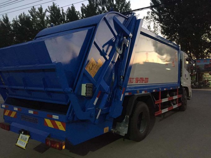 Sinotruk HOWO 6-Wheel Garbage Compactor Truck 8cbm-10m3 Garbage Truck 