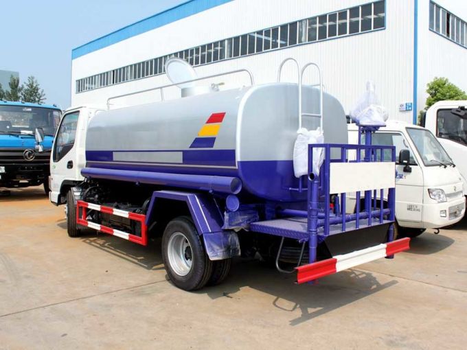 White JAC Golden Prince Water Tanker Truck transportation 4*2 for City Clean 