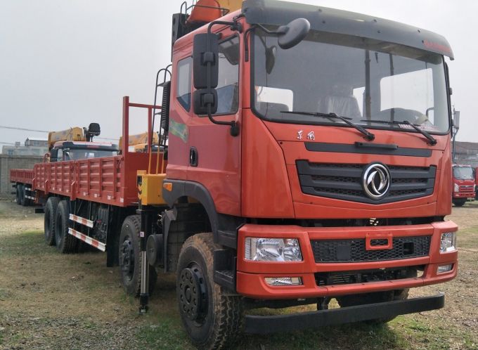 Dongfeng 30ton Straight Crane Truck for Sale 