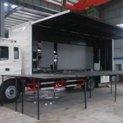 Dongfeng 4*2 20 M2 Stage Performance Truck Mobile Advertising Truck with HD LED Display Screen