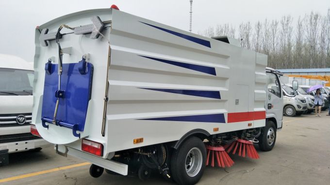 4000L Water 4000L Dust Road Sweeping Machine for Sale 