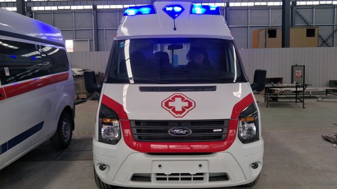 6-8 Person Ford Chassis Ambulance Cars for Sale 