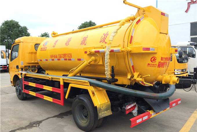 Sinotruk Vacuum Sewer Suction Tanker 10ton 10m3 Sewage Suction Truck Septic Tanker 