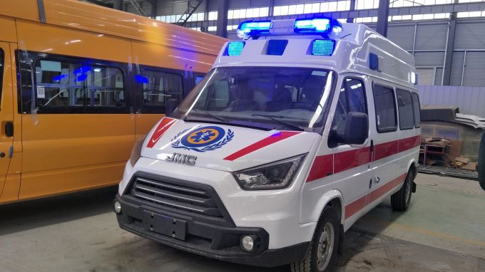 Chinese Ambulance Transporting Car for Sales 