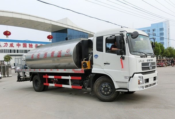 Cheap Price 8 Ton Asphalt Spray Truck 