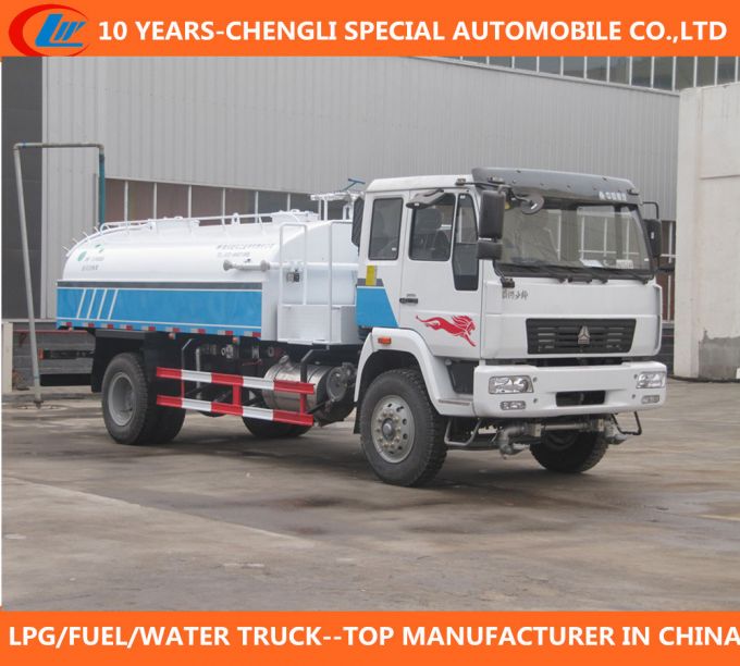 Sinotruk HOWO 4*2 140HP 8000 Liters Sprinkler Water Truck Images 1