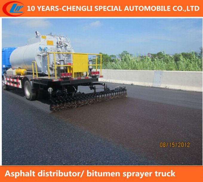 Asphalt Distributor/ Bitumen Sprayer Truck 