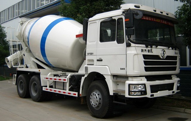 Heavy Duty Shacman 6X4 12cbm Cement Mixer Truck 