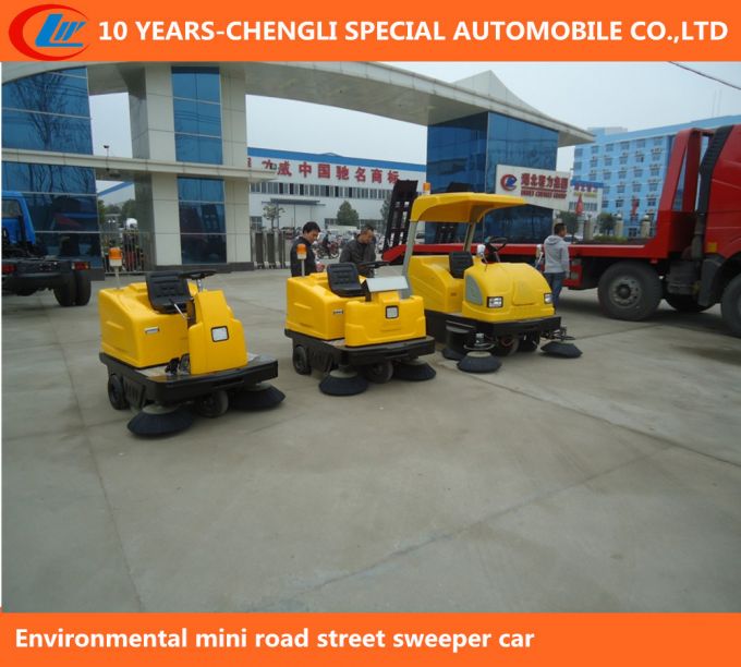 Environmental Mini Road Street Sweeper Car Images 1