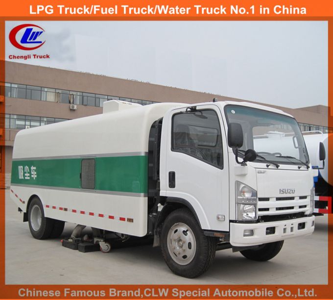 Isuzu Garbage Sweeper Truck in Road Sweeping Vehicle for Sale 