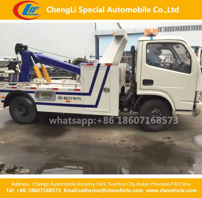 Dongfeng Wrecker Towing with Crane Road-Block Removal Truck Images 1