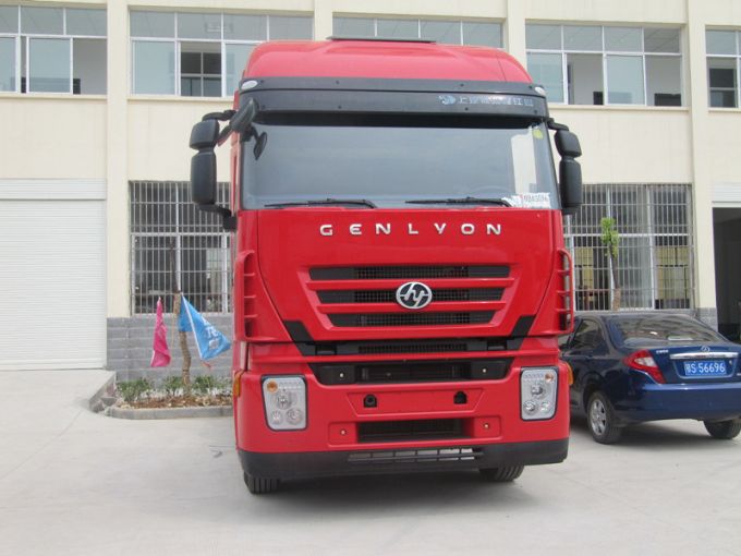 Heavy Duty Iveco 6*4 Tractor Head 6*4 Track Tractor Images 1