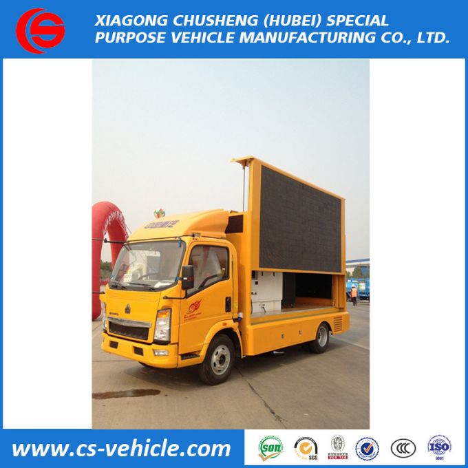 Sinotruk HOWO 4*2 116HP LED Advertising Truck 