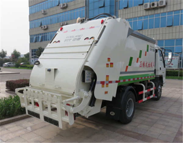 Forland 4-6 Ton Compactor Type Garbage Truck for Lebanon 