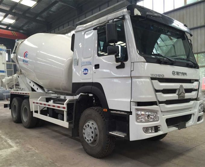 Sinotruck HOWO 6X4 336HP 8-10cbm Concrete Mixer Truck 