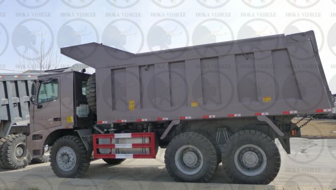 Sinotruk HOWO 50t 371HP Mining Dump Truck 