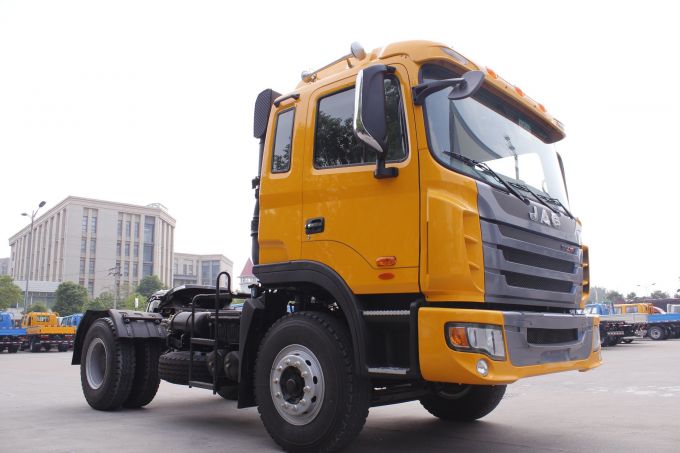 China High Quality JAC 360HP 4*2 Drive Head Tractor Low Price for Sale Images 1