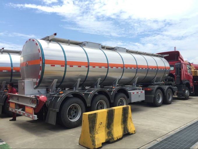 5000 U. S Gallon (19cbm) Sulphur Tanker Trailer Images 1
