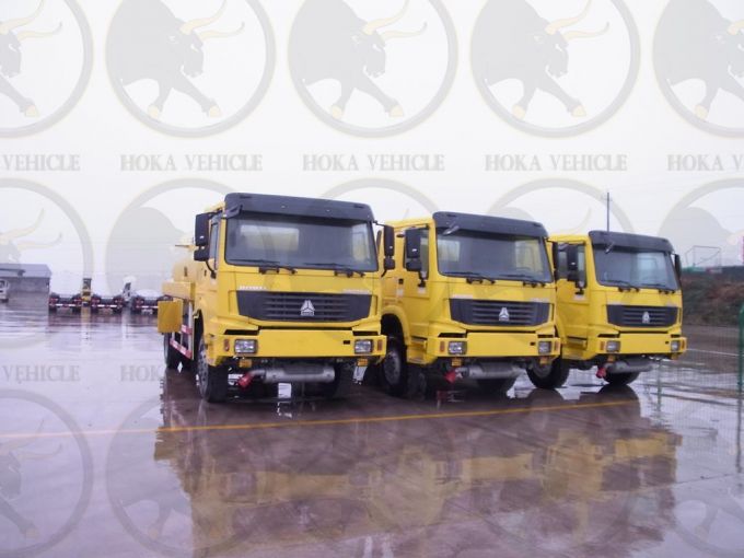 Sinotruk HOWO 4X4 10, 000L Fuel Tanker Truck 