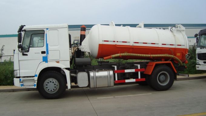 Sinotruk HOWO 4X2 10cbm Vacuum Tanker Truck 