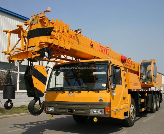 Low Price Full Hydraulic Crane Truck (25Tons) 