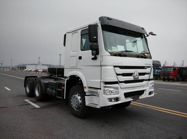 HOWO Tractor Truck and 3 Axle 40tons Tipping Trailer 