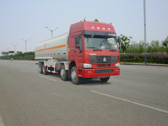 HOWO Fuel 30000 Liters 371 HP Tank Truck 