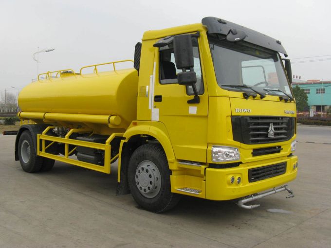 Sinotruk Street Water Spray Truck, Water Sprinkler Truck 