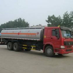 Sinotruk HOWO Oil Bowser Tanker Truck