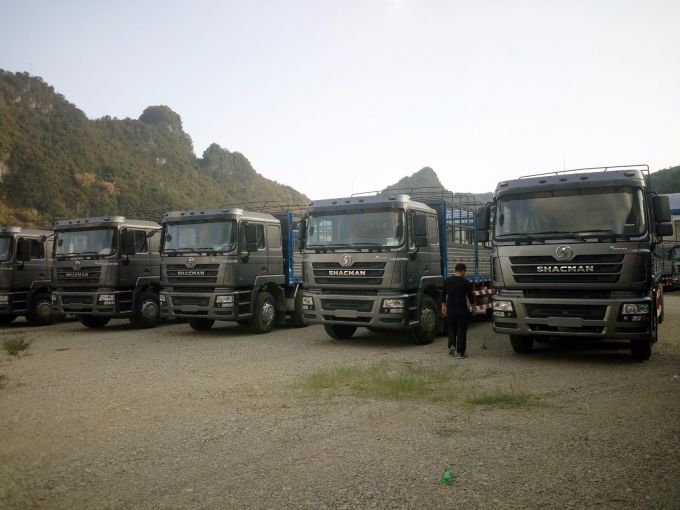 Shacman 10X4 Cargo Truck Images 1