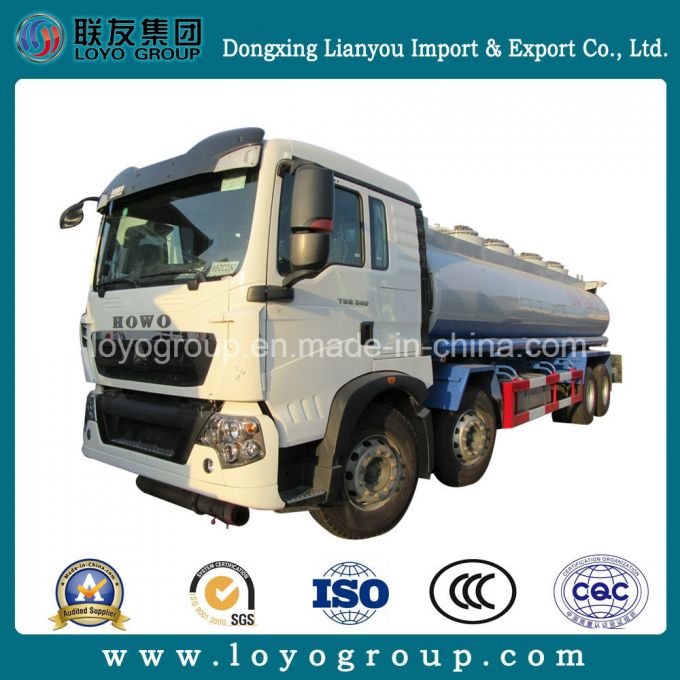Sinotruk HOWO T5g 8X4 Fuel Truck 18000L Aluminium Oil Tank Truck Images 1