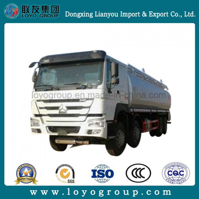 Sinotruk HOWO 8X4 Oil Tank Truck 25000L Fuel Truck Images 1