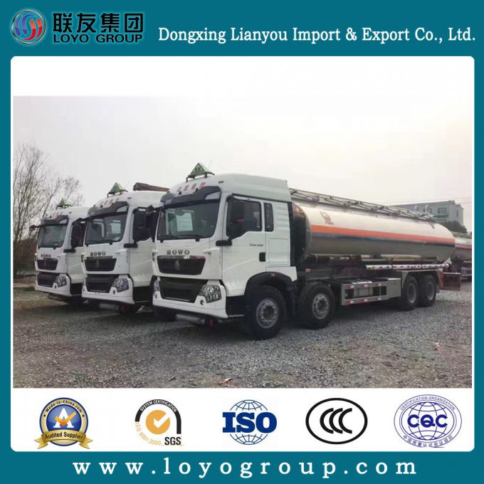 Carbon Steel Body Sinotruk HOWO T5g Oil Tank Truck Images 1