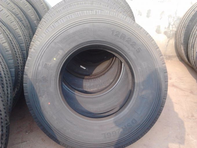 China Made Good Price Tubless Radial Tyre for Trailer Images 1
