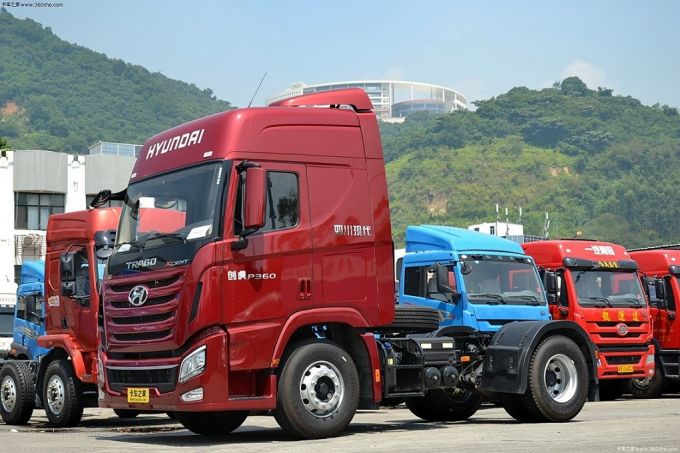 Hyundai 4X2 Tractor with 360 HP Engine 