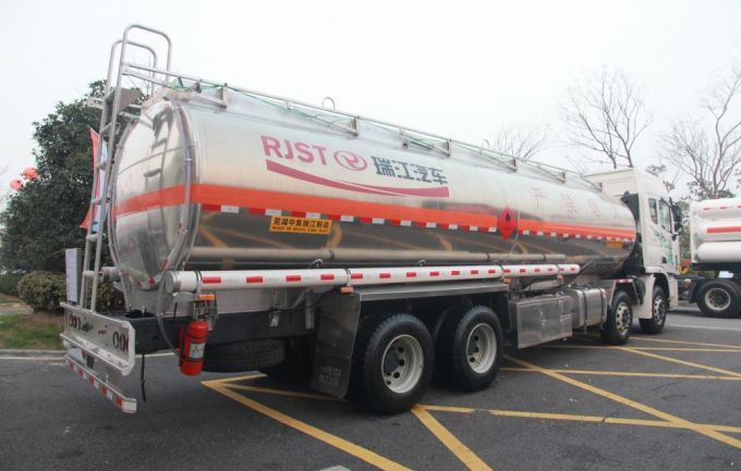 Rjst 8*4 Fuel Tanker/ Tank Truck 