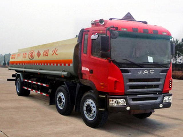 JAC 6*2 Hfc5250gyykr1 Oil-Tank Truck/Tanker Images 1