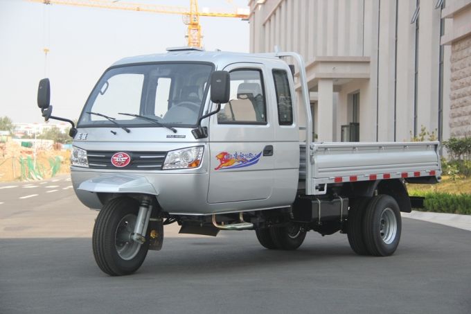 Three Wheel Vehicle with Cab 