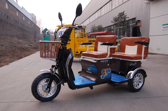 Three Wheel Electric Tricycle with Passenger 