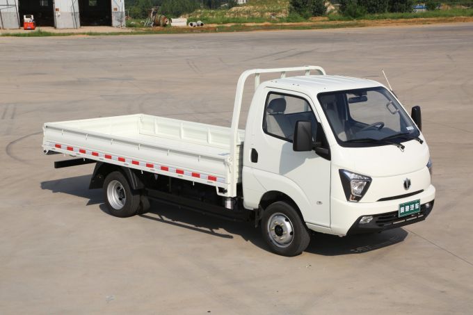 Diesel Waw Cargo Chinese 2WD New Truck for Sale Images 1