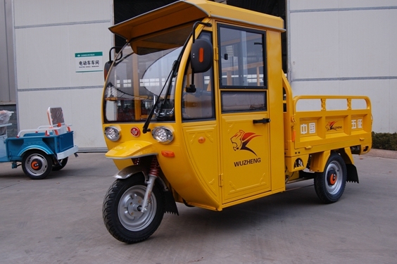 Three Wheeler Electric Tricycle with Cab Images 1