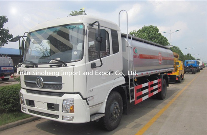 10000L-12000L New Dongfeng 170HP 4X2 Type Oil Tanker Images 1