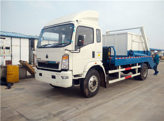Sinotruk HOWO 6m3 Swing Garbage Truck 4X2 Garbage Truck Images 1