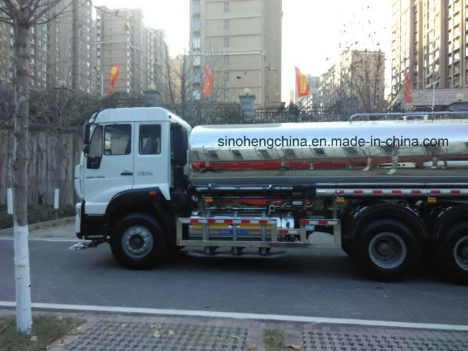 2017 Sinotruk 6X4 25cbm Water Truck Images 1