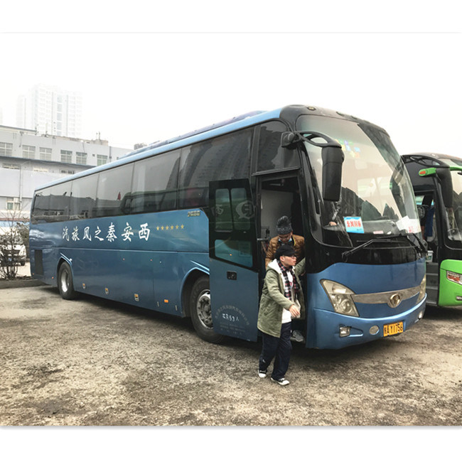 High Quality Long Distance Bus with 60 Seats 