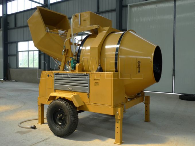 Mini Self Loading Diesel Mobile Concrete Mixer (JZR500) Images 1